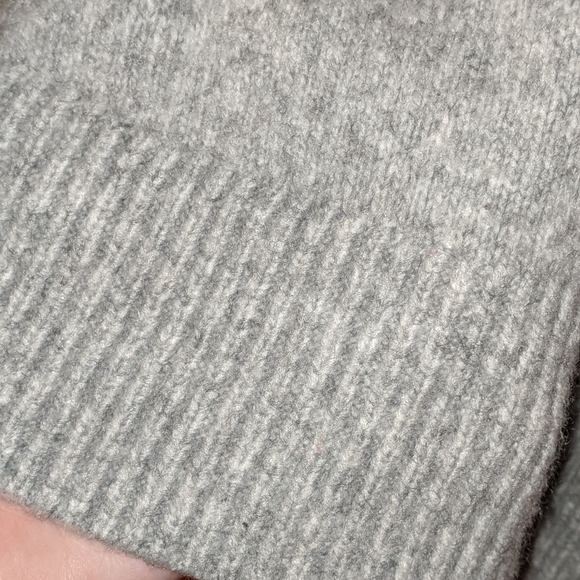 Heathered Gray Oversized Knit Sweater - Picture 2 of 4